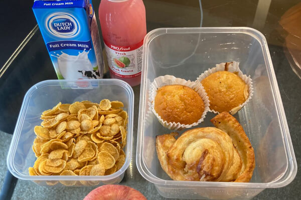 隔離ホテルの朝食2