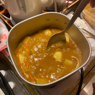 トラベルマルチクッカーで調理したカレー