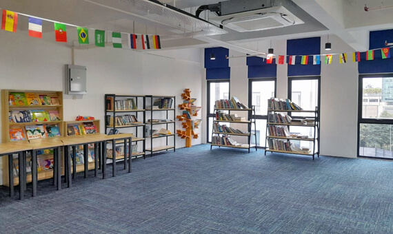 ステラーインターナショナルスクール図書室