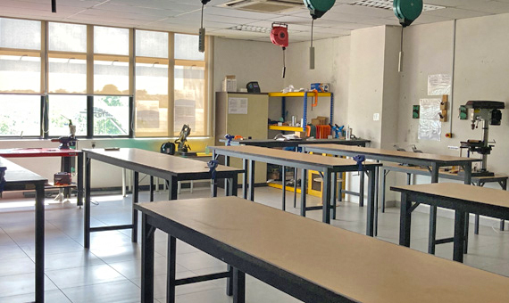 クレセンドヘルプインターナショナルスクールデザインテクノロジー室