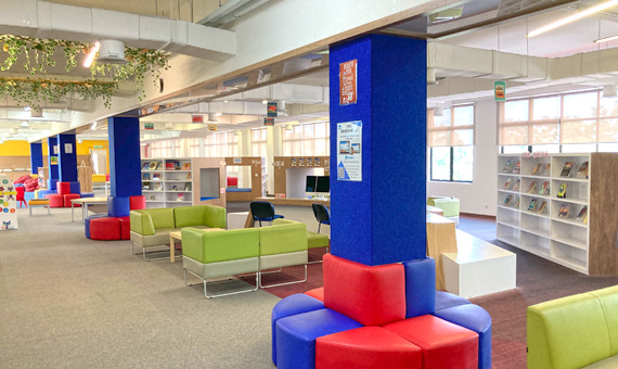 クレセンドヘルプインターナショナルスクール図書室