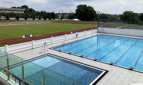 クレセンドヘルプインターナショナルスクールプール