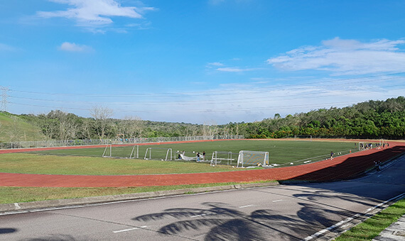 インビクタスインターナショナルスクール スプリングヒルズ校グラウンド