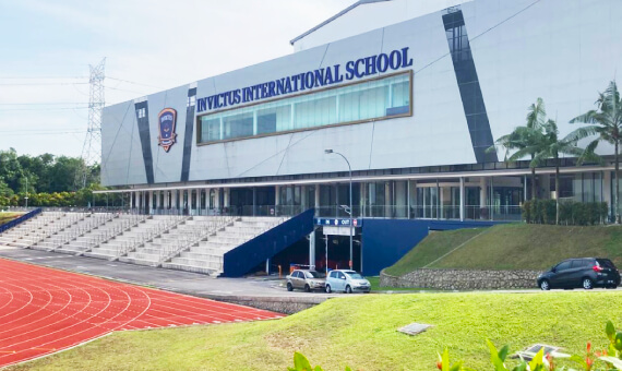 インビクタスインターナショナルスクール スプリングヒルズ校外観