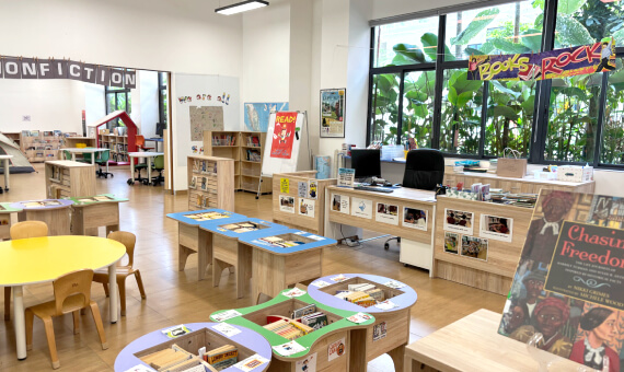 フォレストシティインターナショナルスクール図書室