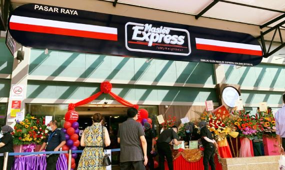 Molek Pine 4に隣接してオープンしたローカルスーパー